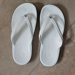 Cross flip flops